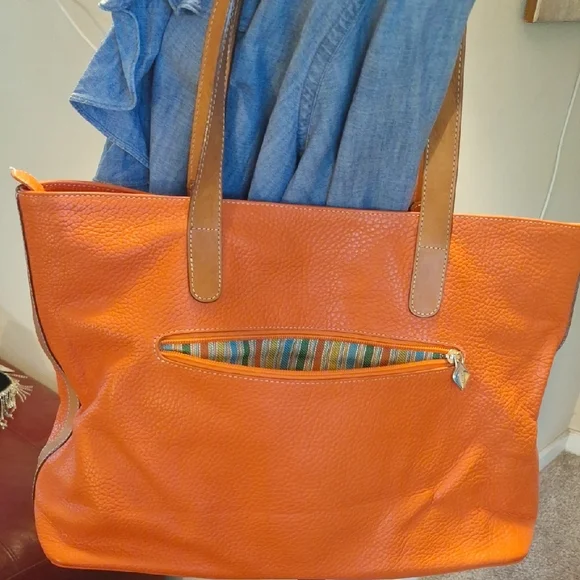 Elegant Orange Leather Tote by [Brand] - Picture 5 of 9
